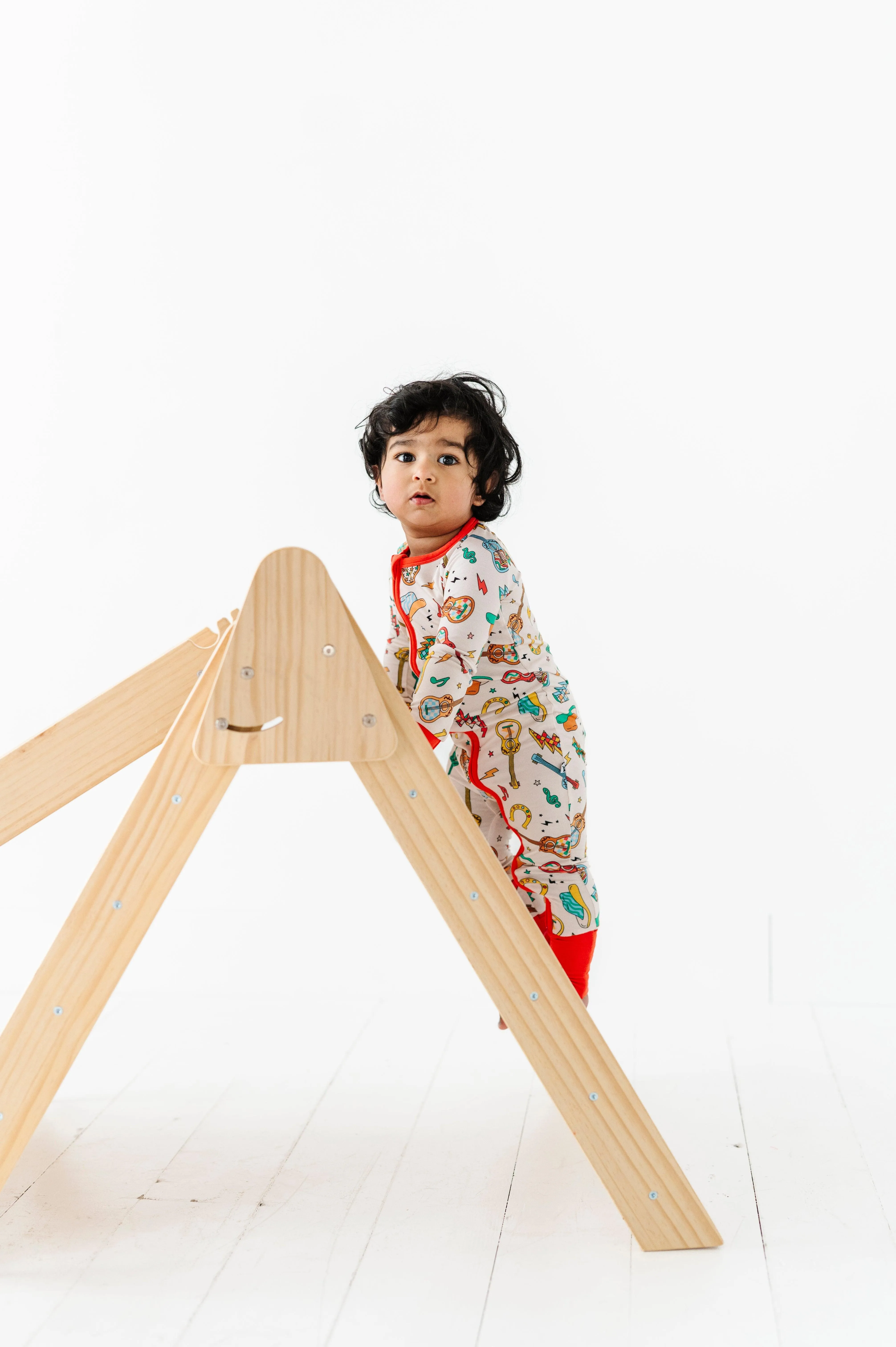 Cowboy-Themed Baby Bamboo Pajamas: Soft and Eco-Friendly Guitar Print Sleepwear for Infants